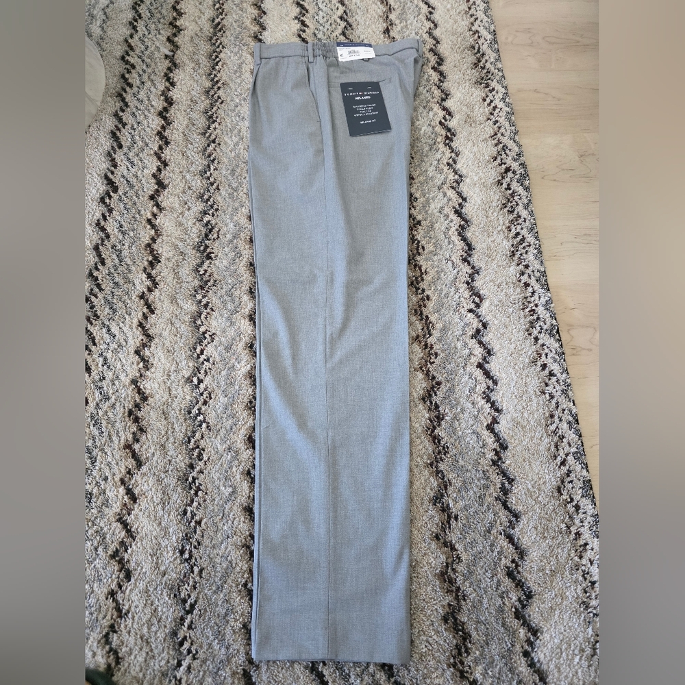 Tommy Hilfiger Mens Dress Pants 36x34 Wrinkle Free Grey Career $95 Relax Fit
